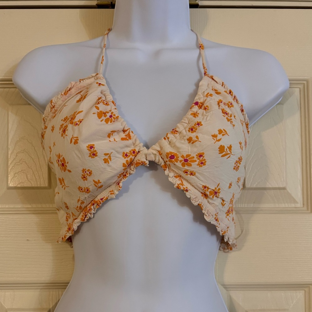 American Eagle Outfitters Cream Floral Tie-Front Crop Top